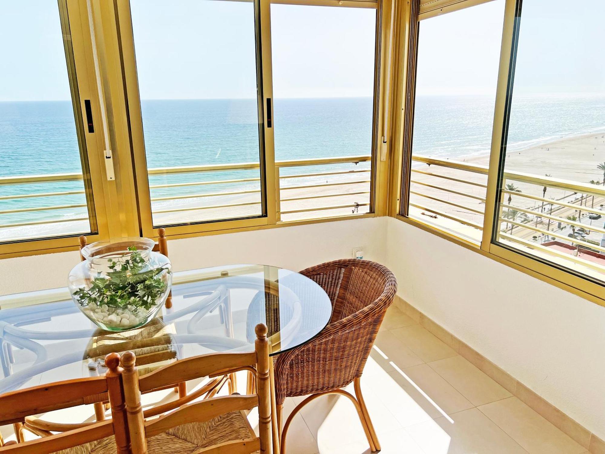 Апартаменты Oasis Frente Al Mar. Parking Gratis Кампелло Экстерьер фото